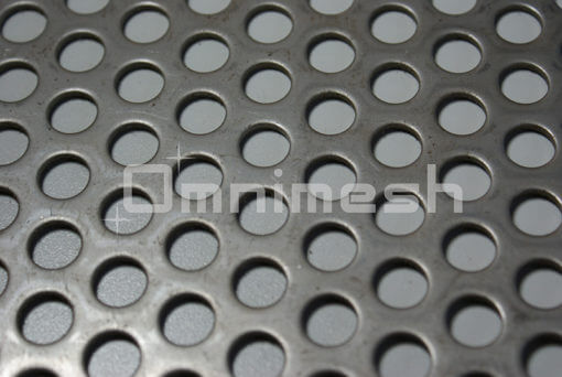 Geperforeerde plaat Aluminium - Ronde perforatie en driehoekige steek RT